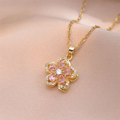 Ellis Bloom Pendant Necklace