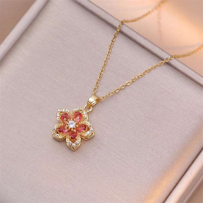 Ellis Bloom Pendant Necklace
